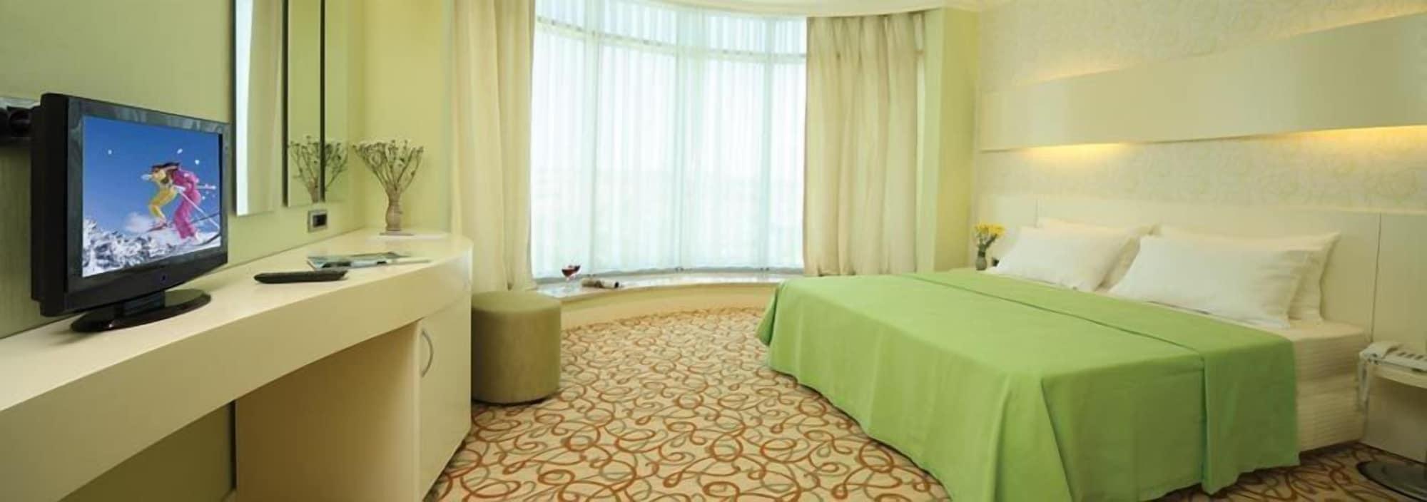 Double Royal Hotel Коджаели Екстериор снимка