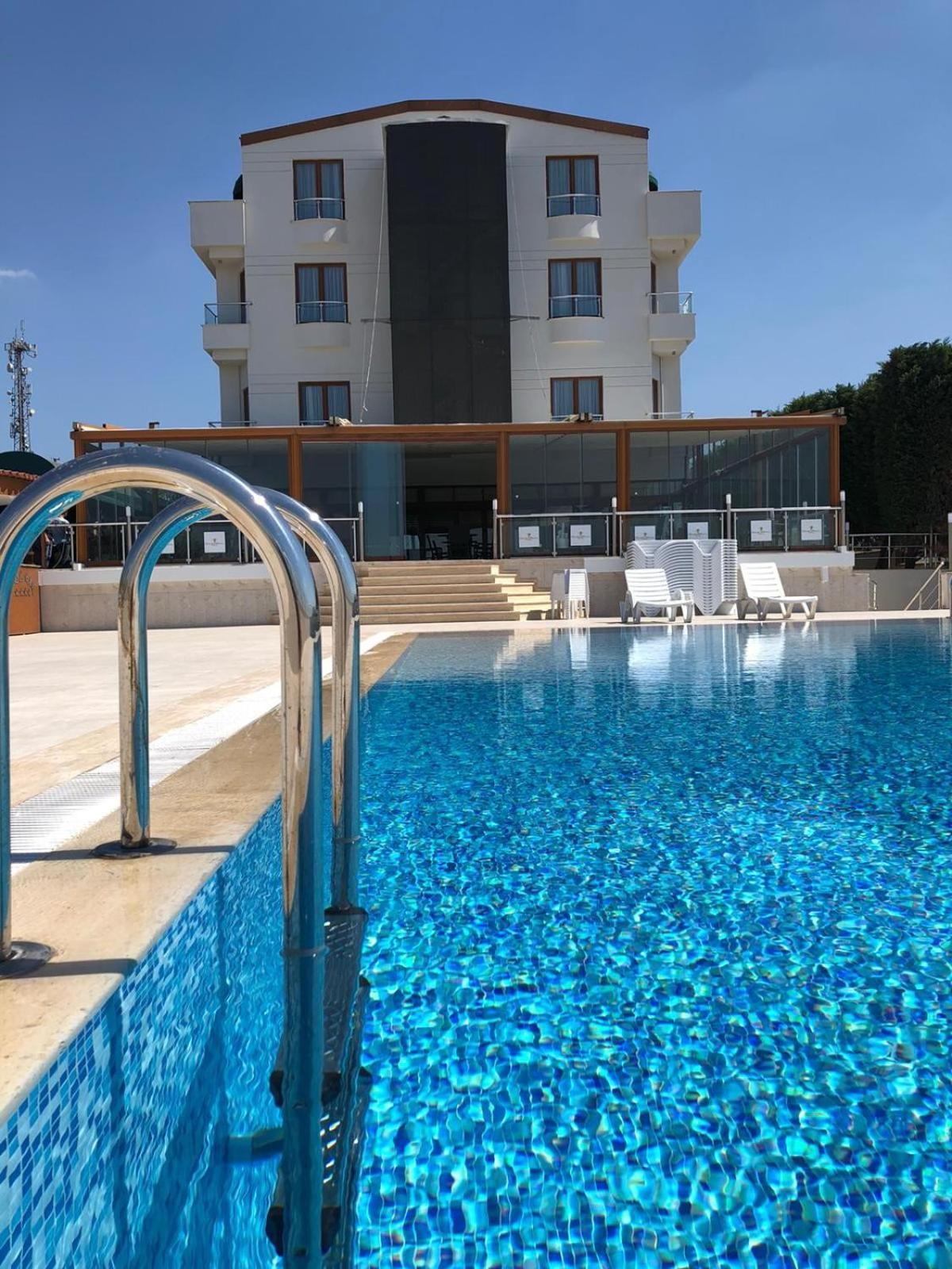 Double Royal Hotel Коджаели Екстериор снимка